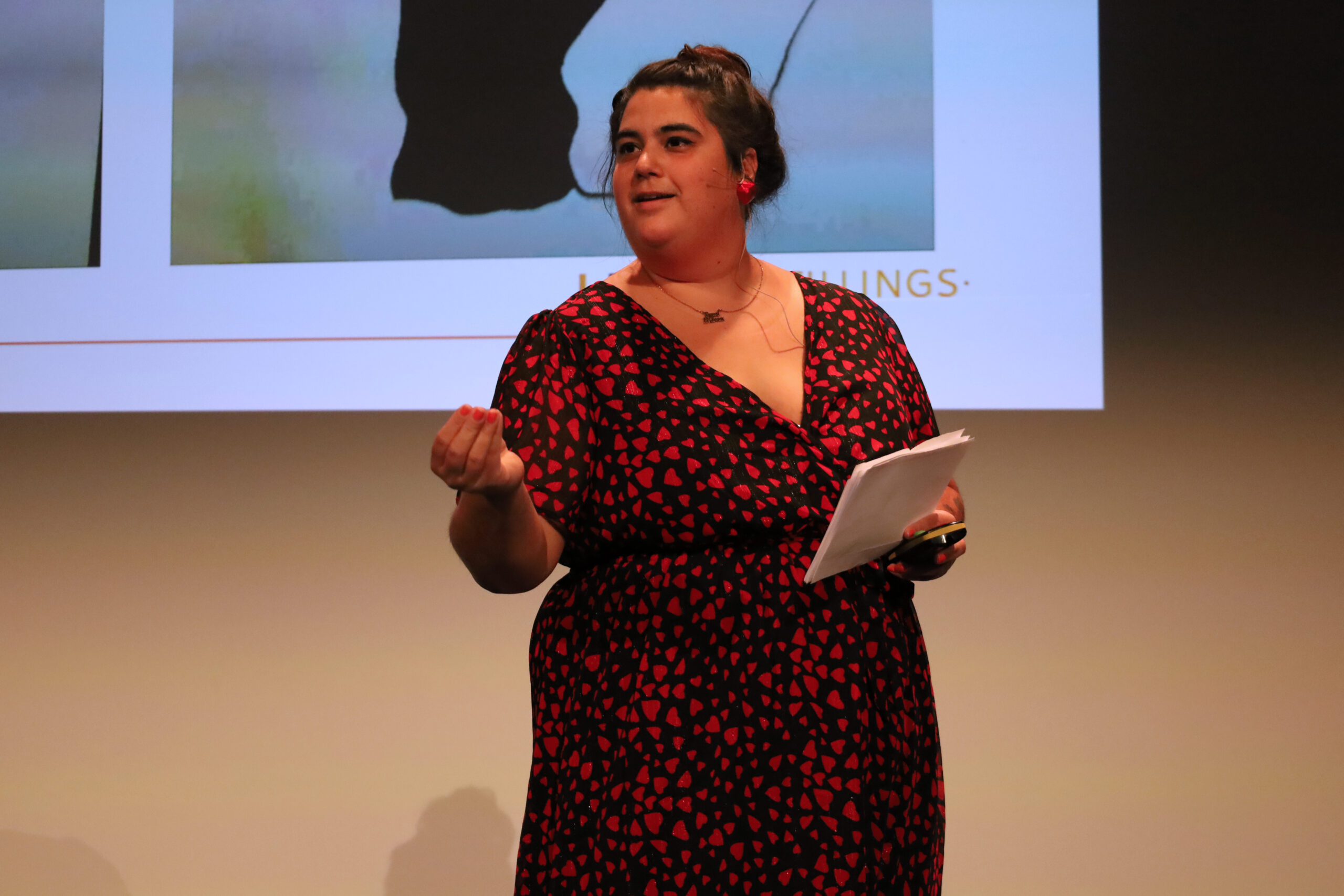 Carina Carlsen på scenen.