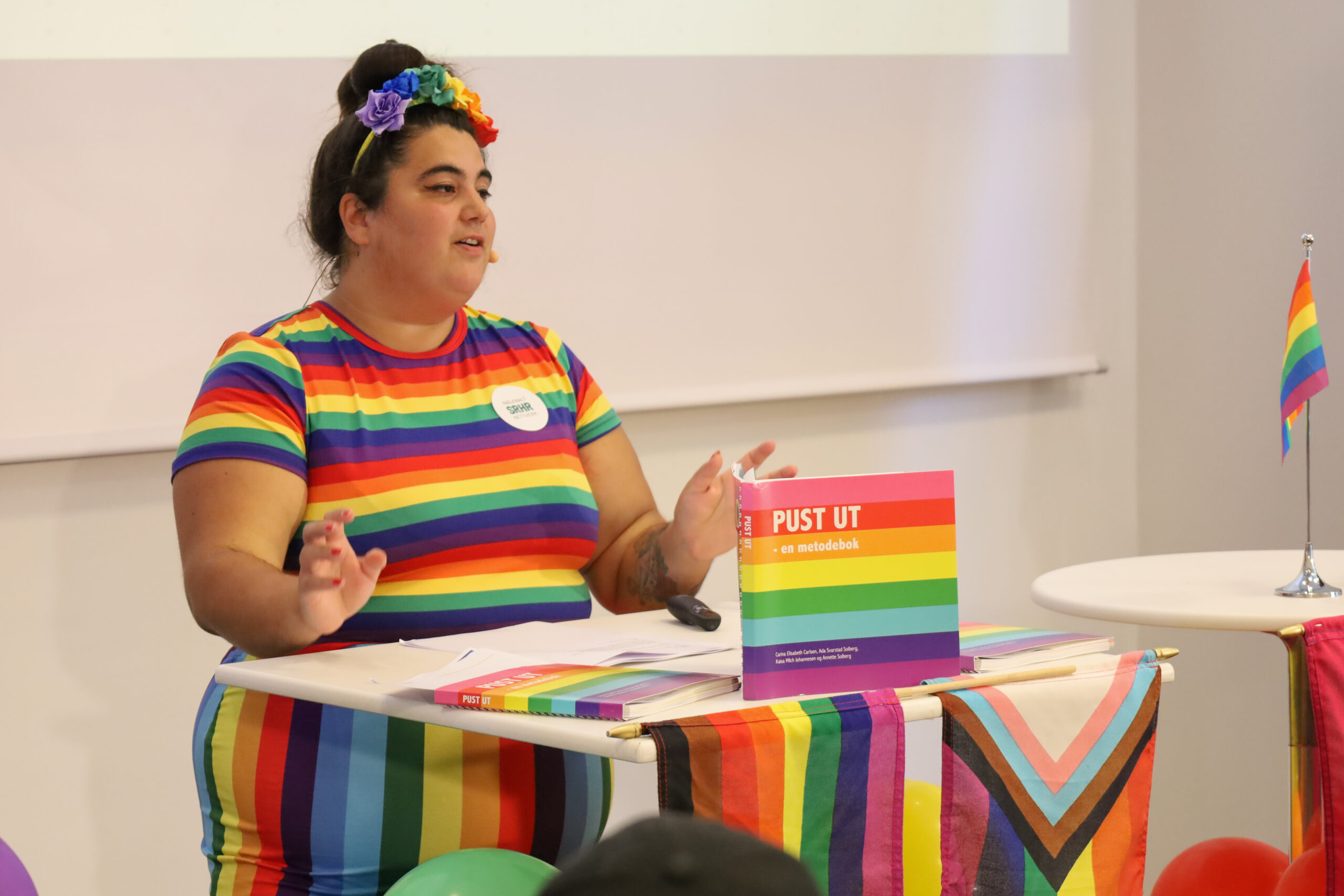 Carina Carlsen i regnbyekjole.