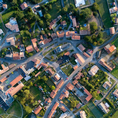 En landsby sett ovenfra.