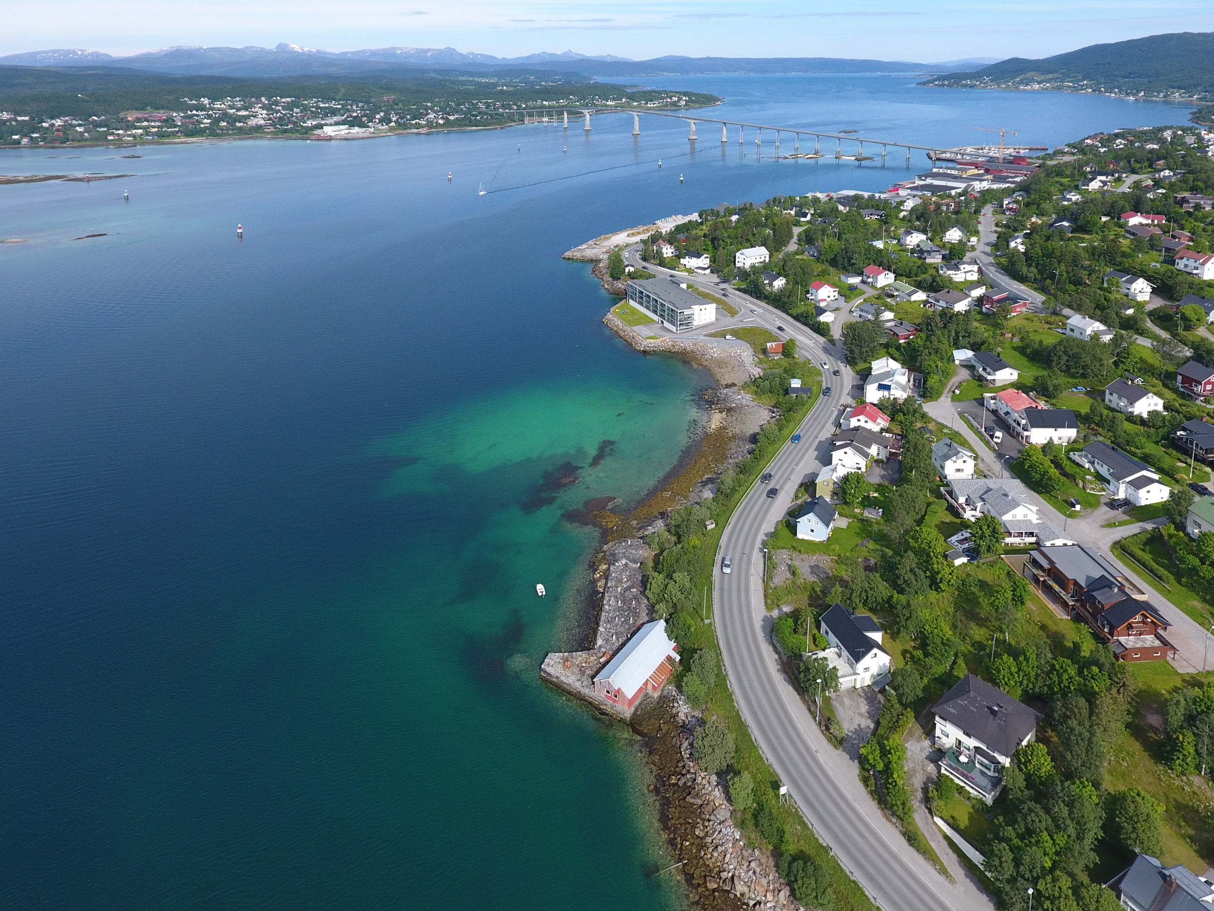 Flyfoto over Finnsnes.